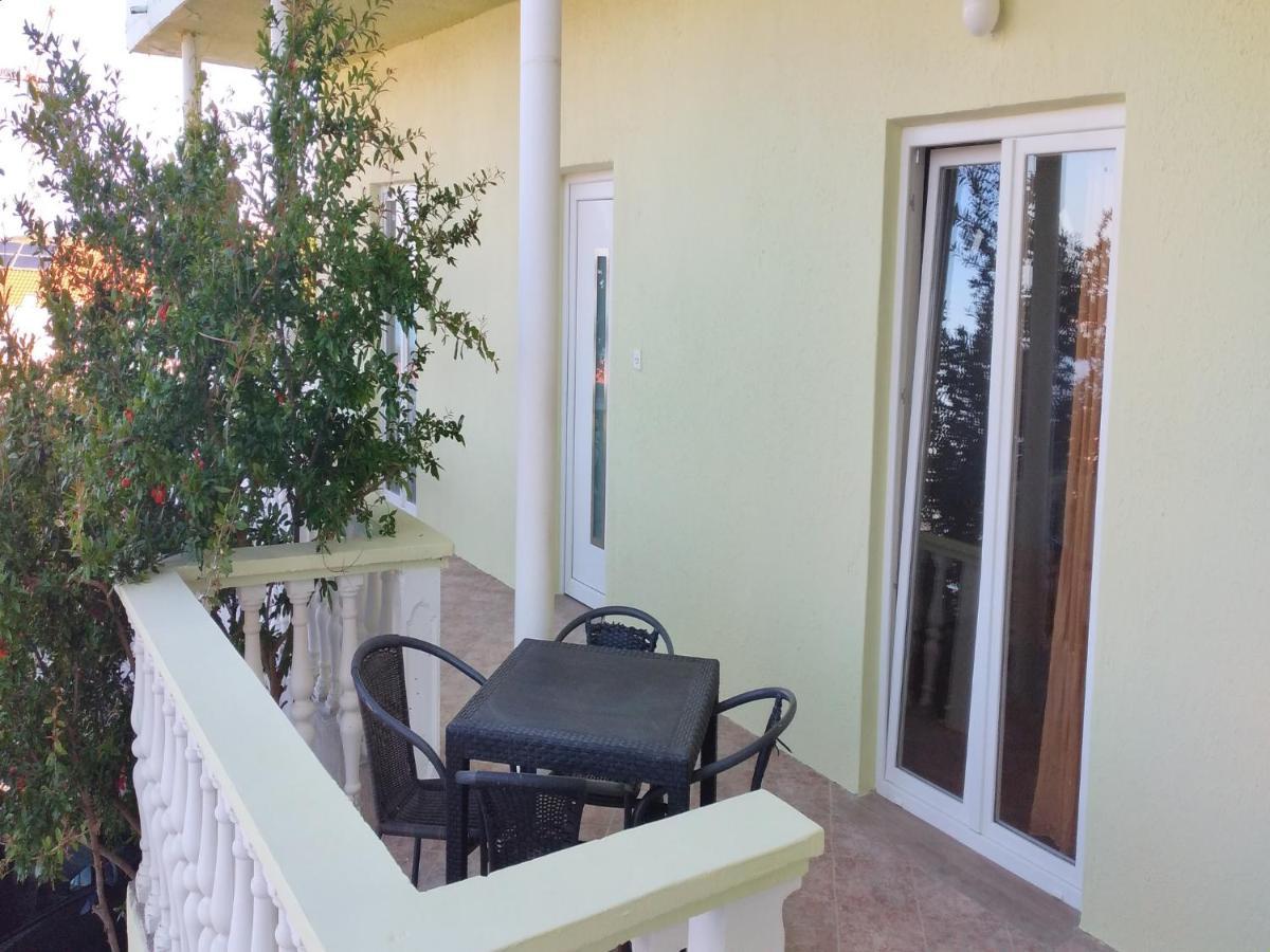 Apartments Miocic Ražanac Екстериор снимка