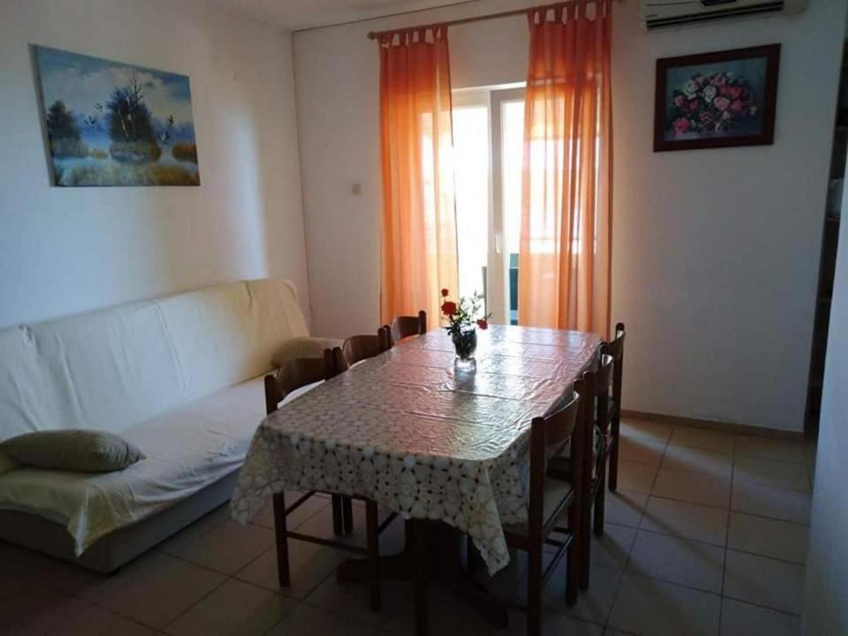 Apartments Miocic Ražanac Екстериор снимка
