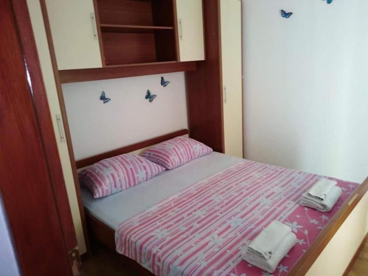 Apartments Miocic Ražanac Екстериор снимка