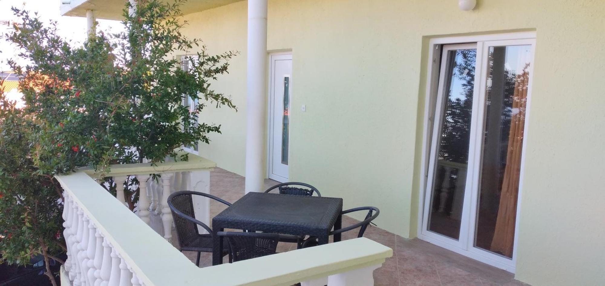 Apartments Miocic Ražanac Екстериор снимка