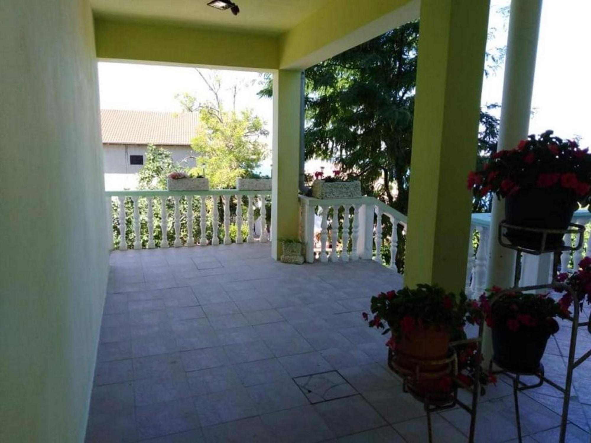 Apartments Miocic Ražanac Стая снимка