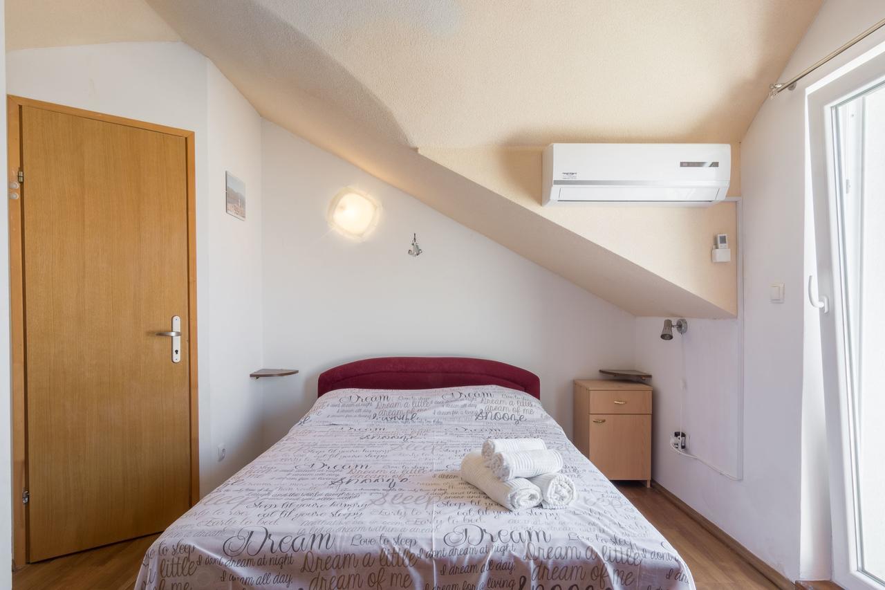 Apartments Miocic Ražanac Екстериор снимка