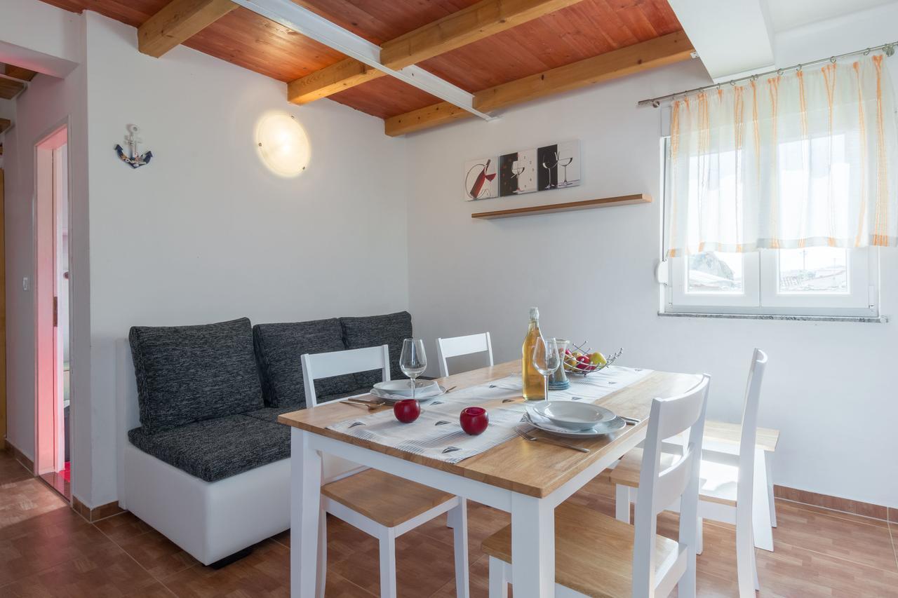 Apartments Miocic Ražanac Екстериор снимка
