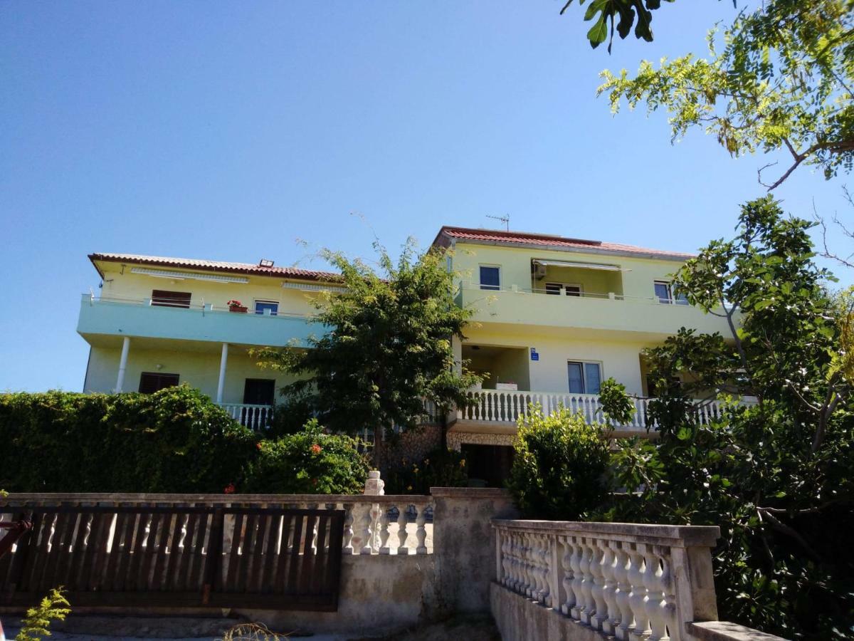 Apartments Miocic Ražanac Екстериор снимка